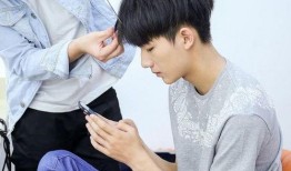 李宏毅最新爆料视频播放,娱乐圈幕后真相大曝光！